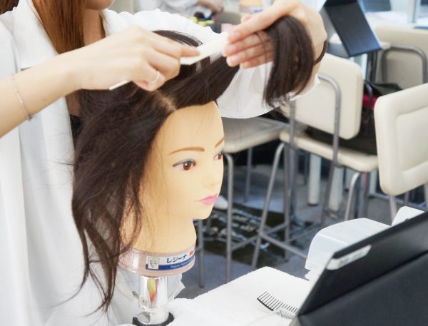 逆毛をたてる