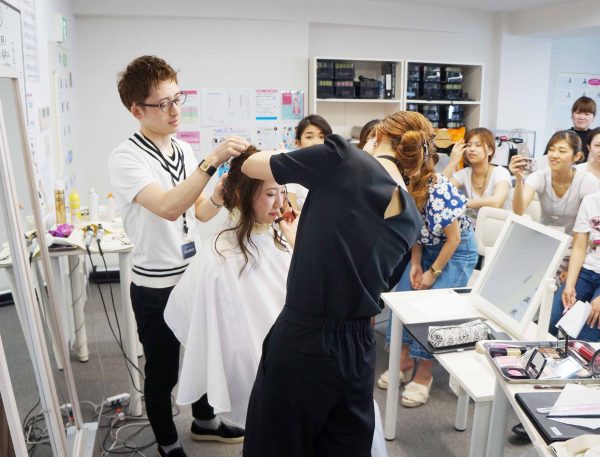 浴衣ヘアメイクデモ中